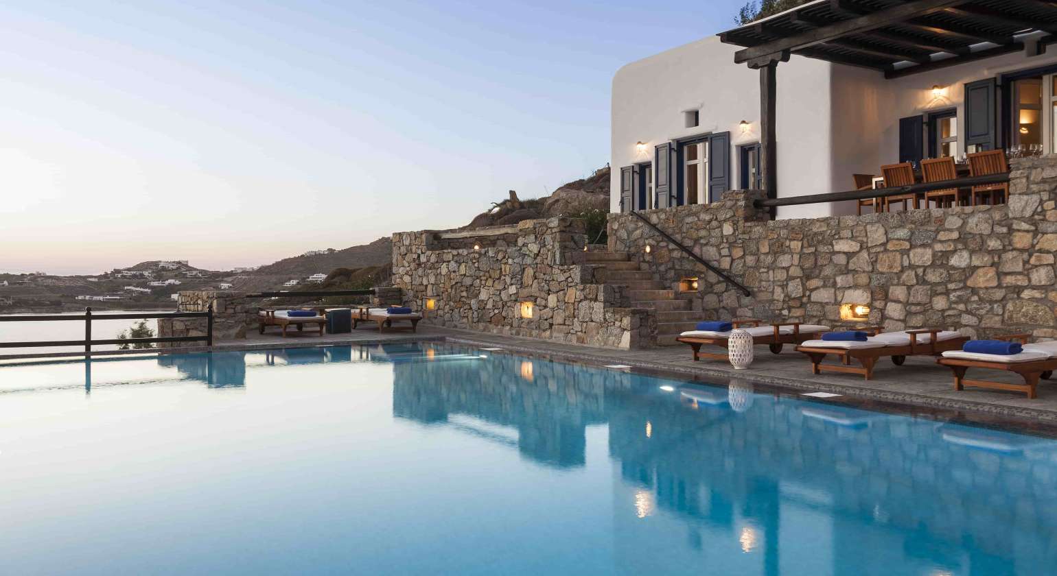 MYKONOS: Book your Villa along with a Luxurious Yacht!
