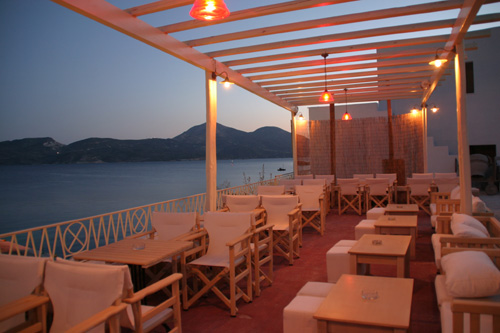 MILOS: Best Bars for an Amazing Night Out!