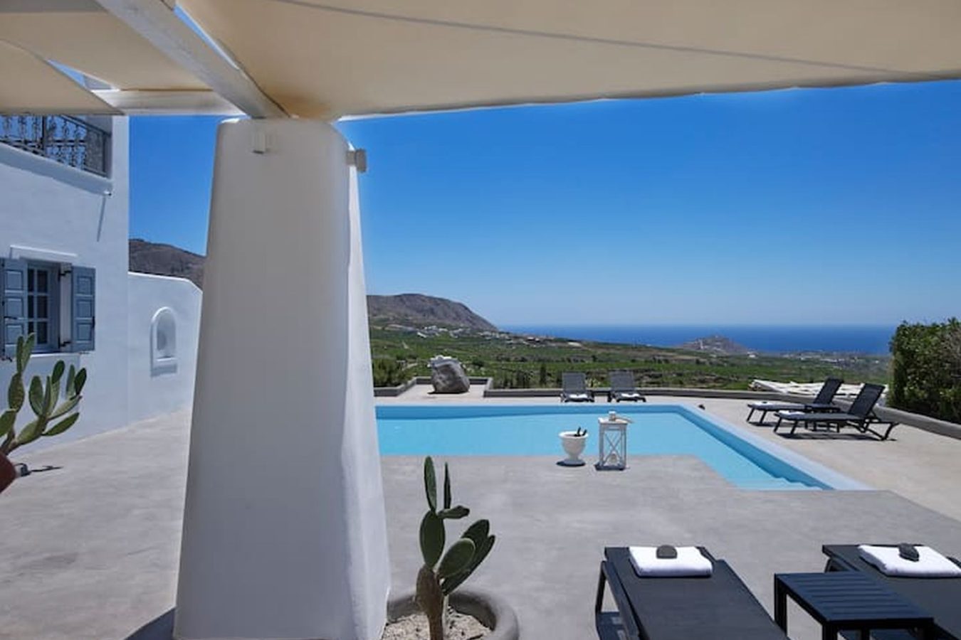 SANTORINI Vacation with Luxurious Villas & Yachts