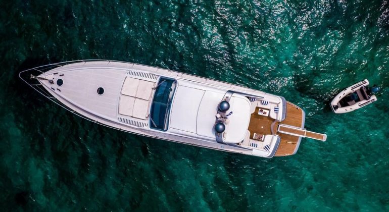 Pershing 70
