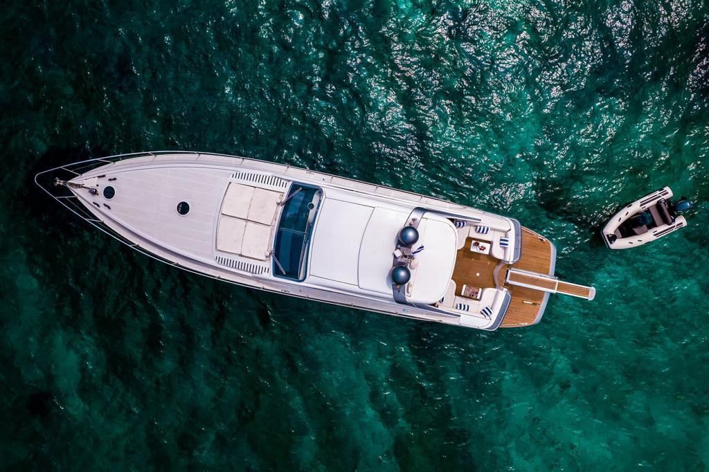 Pershing 70