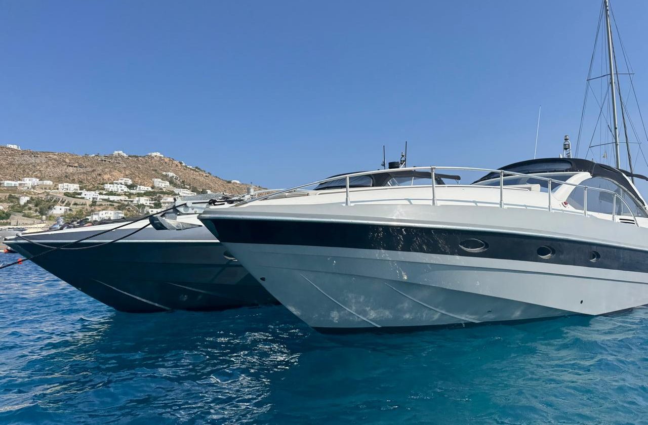 Pershing 38